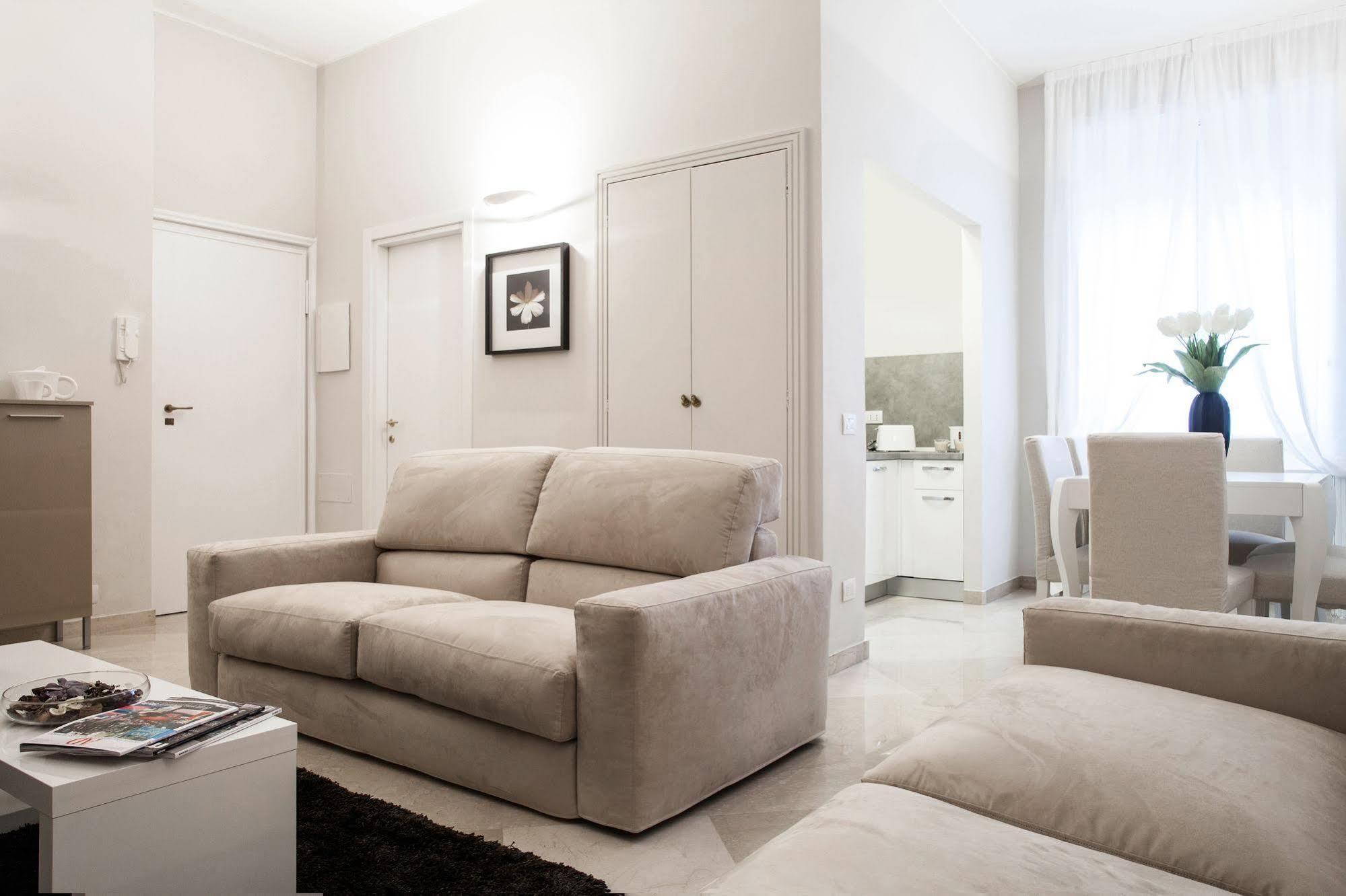 Milan Royal Suites Milão Exterior foto