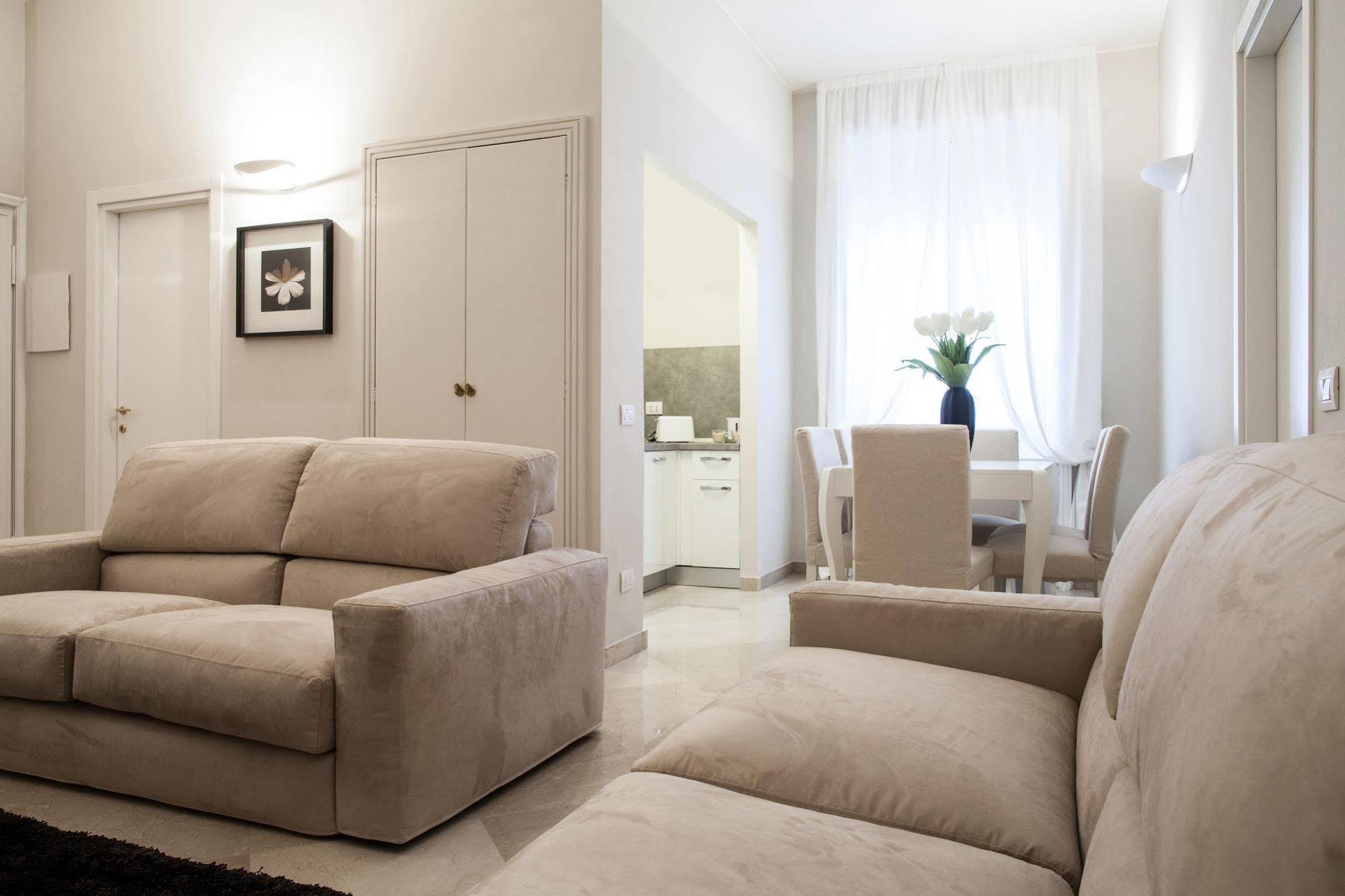 Milan Royal Suites Milão Exterior foto