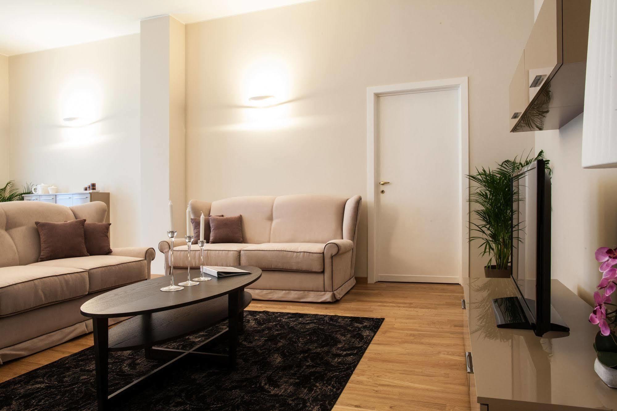 Milan Royal Suites Milão Exterior foto